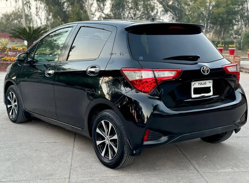 Toyota Vitz 2018 for Sale in Lahore Image-1