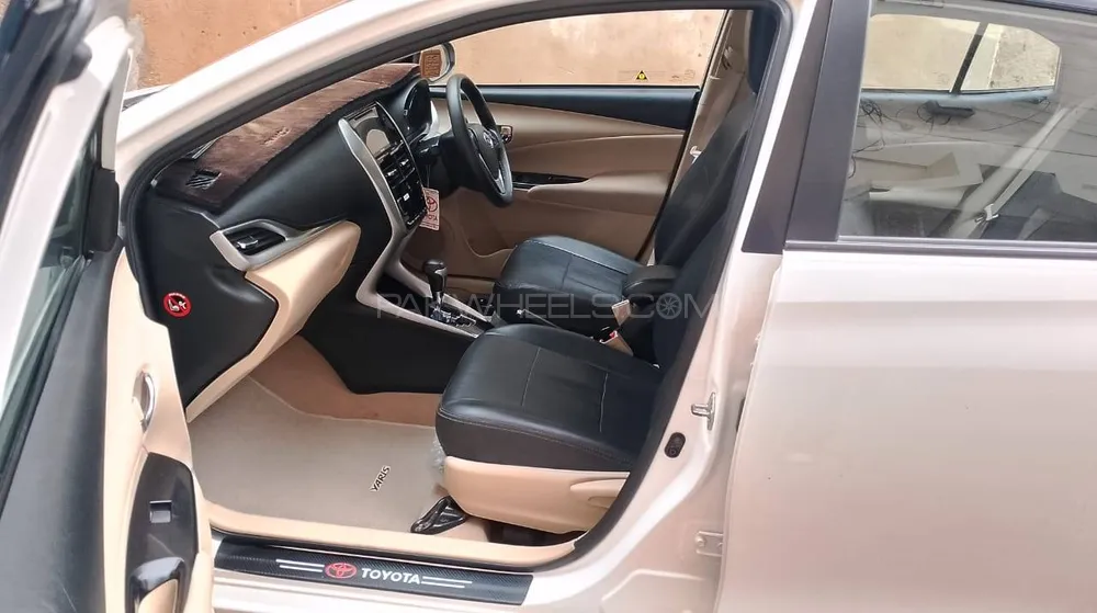 Toyota Yaris Sedan 2020 for Sale in Karachi Image-1