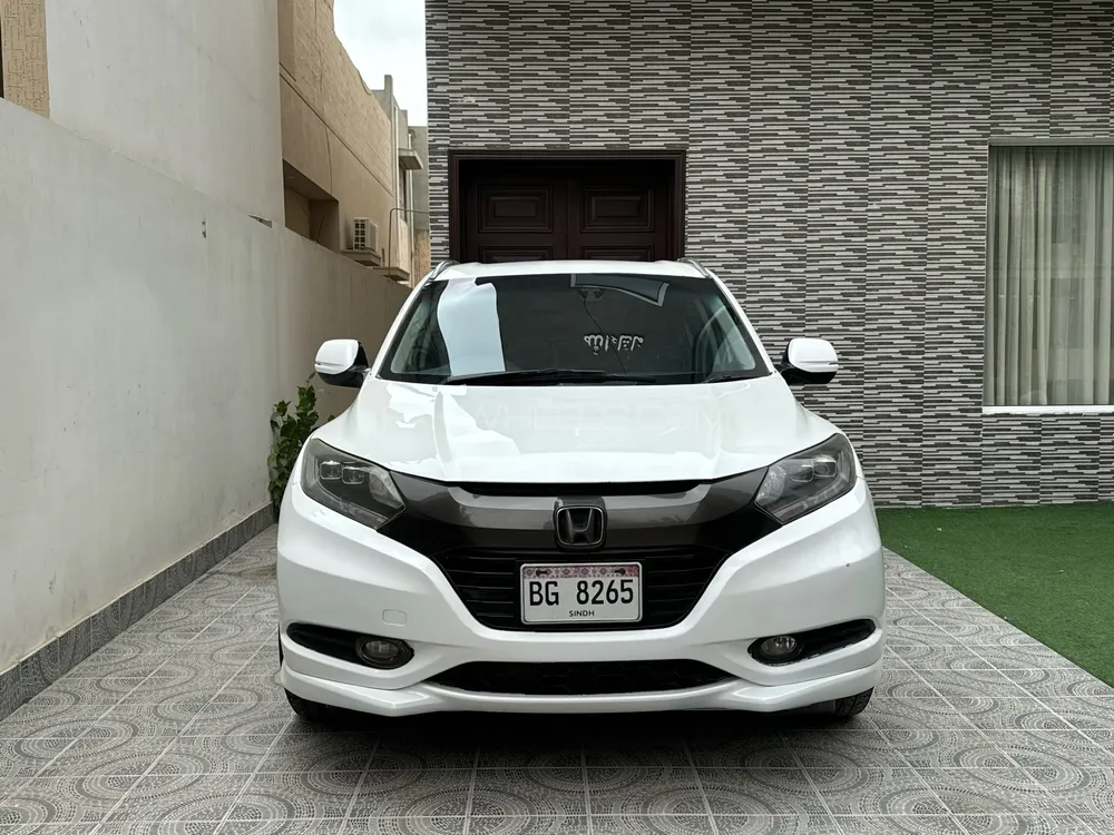 Honda Vezel 2014 for Sale in Karachi Image-1