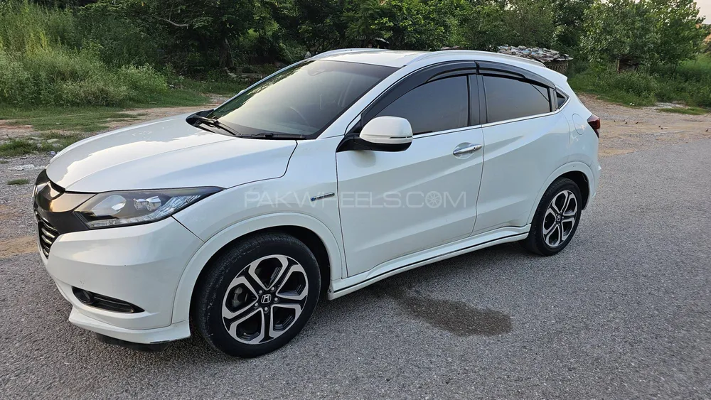 Honda Vezel 2016 for Sale in Islamabad Image-1