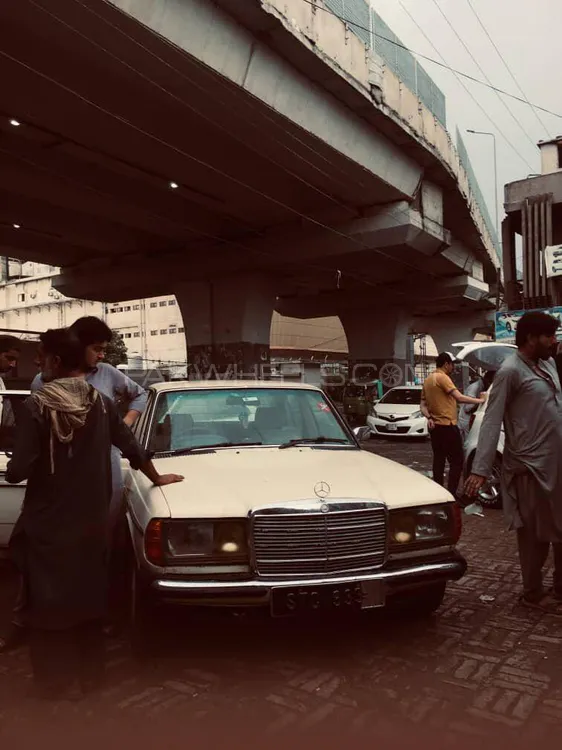 Mercedes Benz E Class 1984 for Sale in Peshawar Image-1