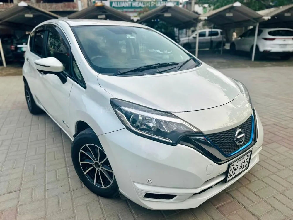 Nissan Note 2017 for Sale in Lahore Image-1
