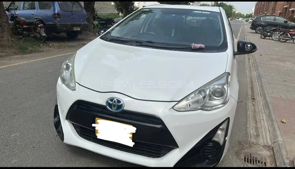 Toyota Aqua 2015 for Sale in Lahore Image-1