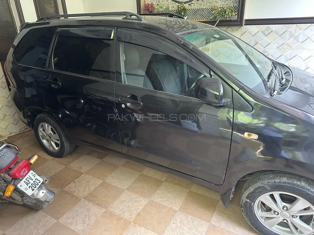 ٹویوٹا اونزا 2012 for Sale in فیصل آباد Image-1