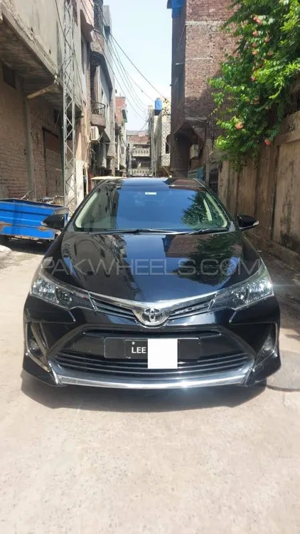 Toyota Corolla 2015 for Sale in Lahore Image-1
