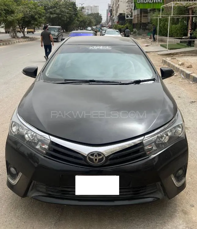 Toyota Corolla 2015 for Sale in Karachi Image-1