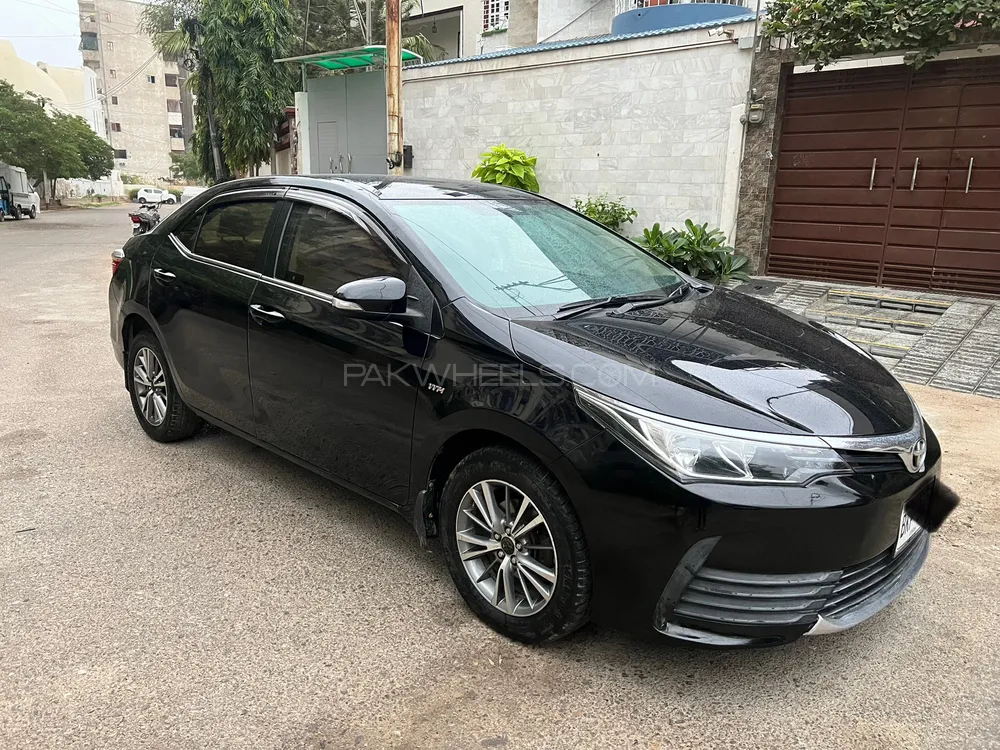 Toyota Corolla 2017 for Sale in Karachi Image-1