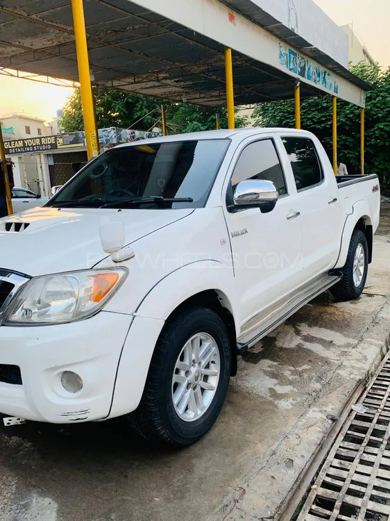 Toyota Hilux 2009 for Sale in Islamabad Image-1