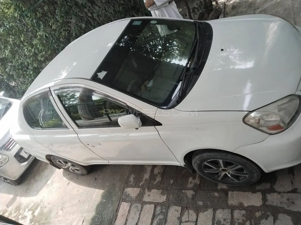 Toyota Platz 2005 for Sale in Peshawar Image-1