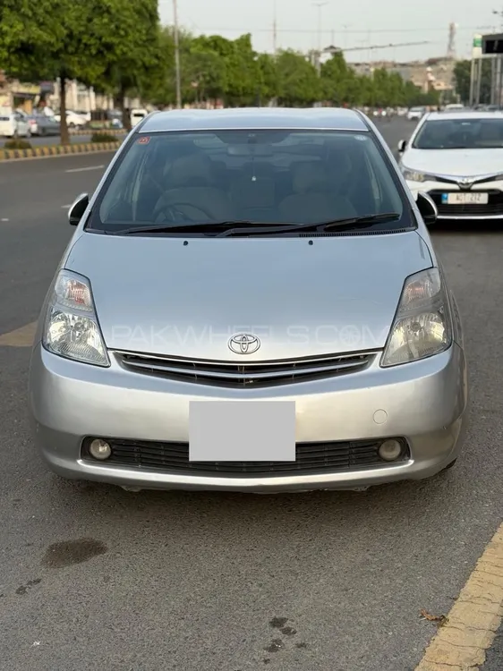 Toyota Prius 2008 for Sale in Lahore Image-1