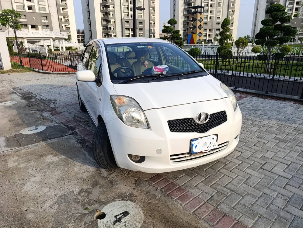 Toyota Vitz 2007 for Sale in Lahore Image-1
