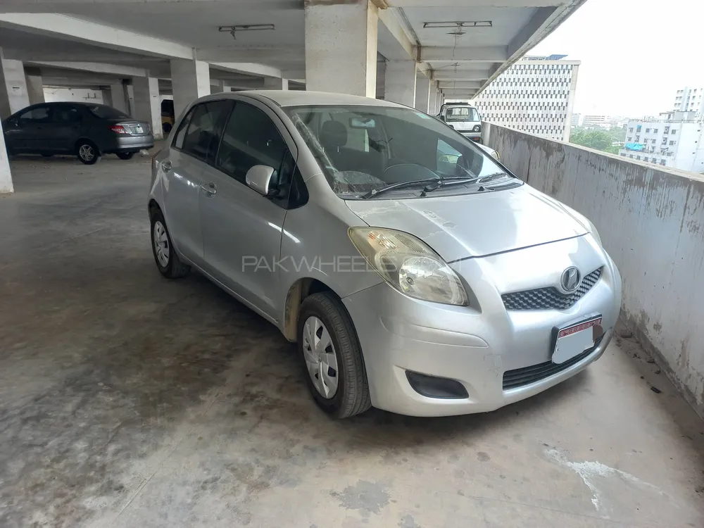 Toyota Vitz 2009 for Sale in Karachi Image-1