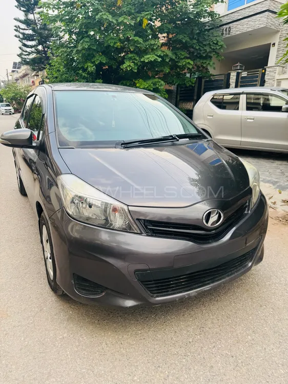 Toyota Vitz 2013 for Sale in Islamabad Image-1