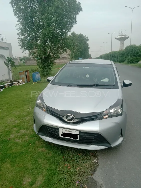 Toyota Vitz 2014 for Sale in Lahore Image-1