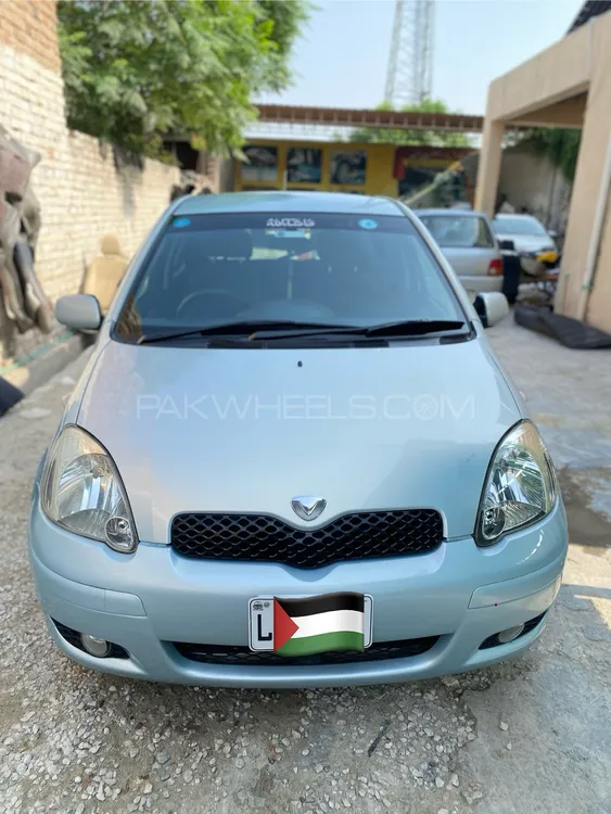 Toyota Vitz 2004 for Sale in Charsadda Image-1