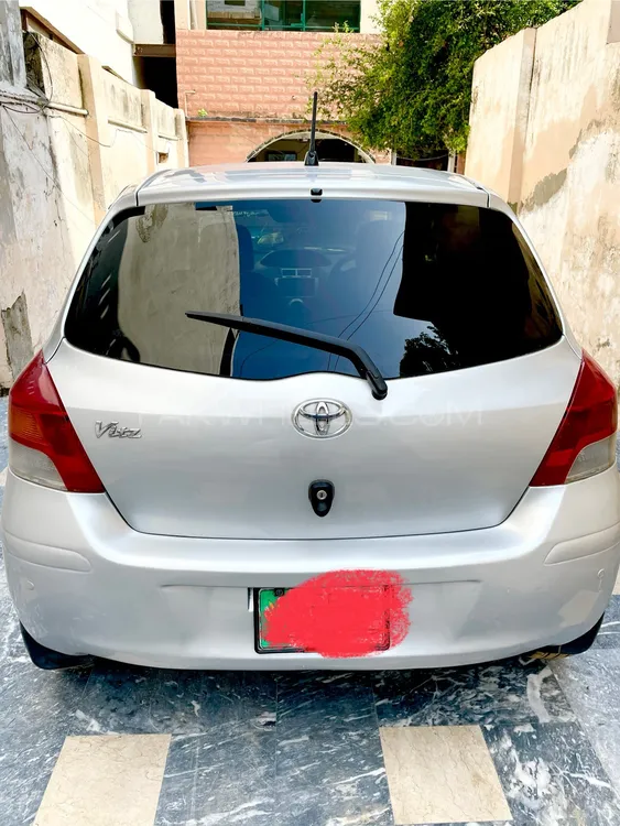 Toyota Vitz 2013 for Sale in Lahore Image-1