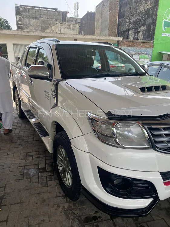 ٹویوٹا ہائیلکس 2014 for Sale in اسلام آباد Image-1