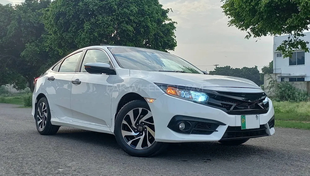 Honda Civic 2018 for Sale in Lahore Image-1