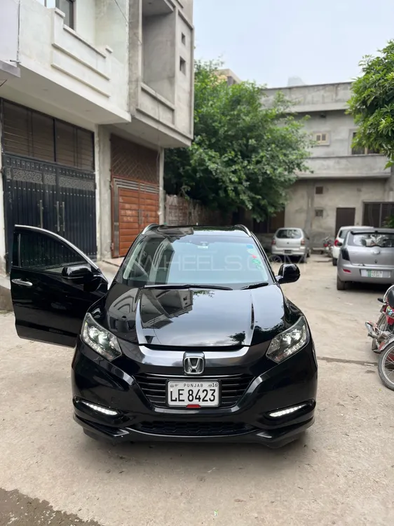 Honda Vezel 2014 for Sale in Lahore Image-1