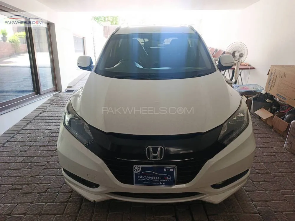 Honda Vezel 2015 for Sale in Rawalpindi Image-1
