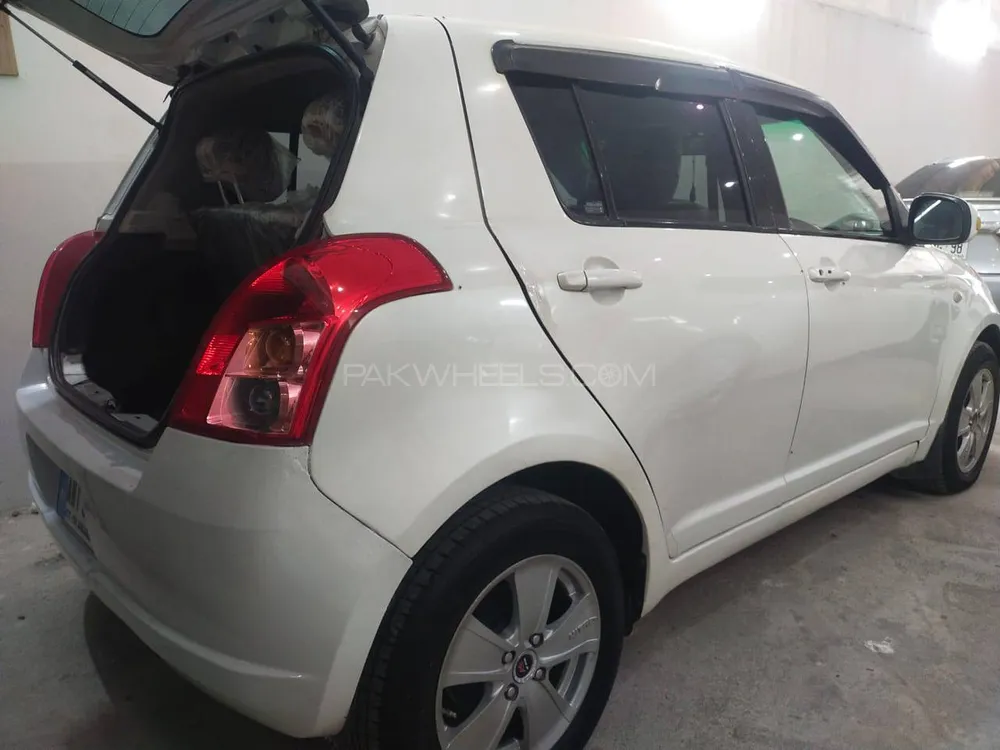 Suzuki Swift 2005 for Sale in Charsadda Image-1