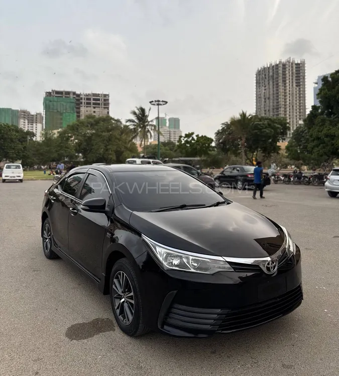 Toyota Corolla 2020 for Sale in Karachi Image-1