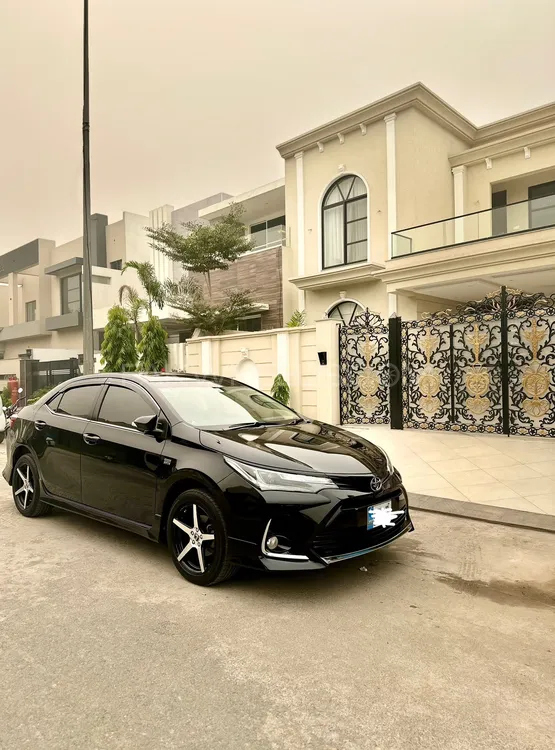 Toyota Corolla 2018 for Sale in Faisalabad Image-1