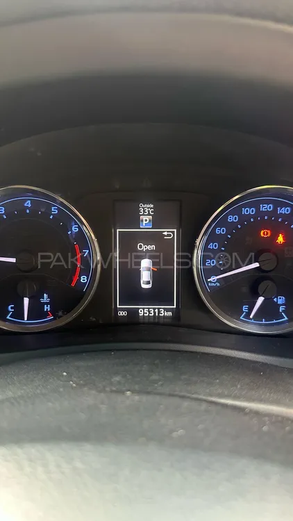 Toyota Corolla 2019 for Sale in Islamabad Image-1