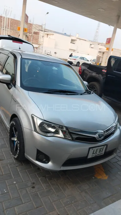 Toyota Corolla Axio 2014 for Sale in Multan Image-1