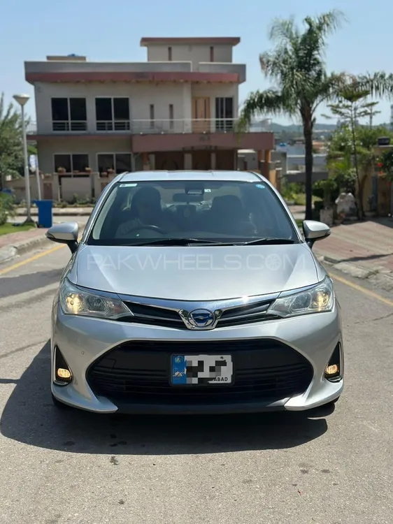 Toyota Corolla Axio 2018 for Sale in Islamabad Image-1