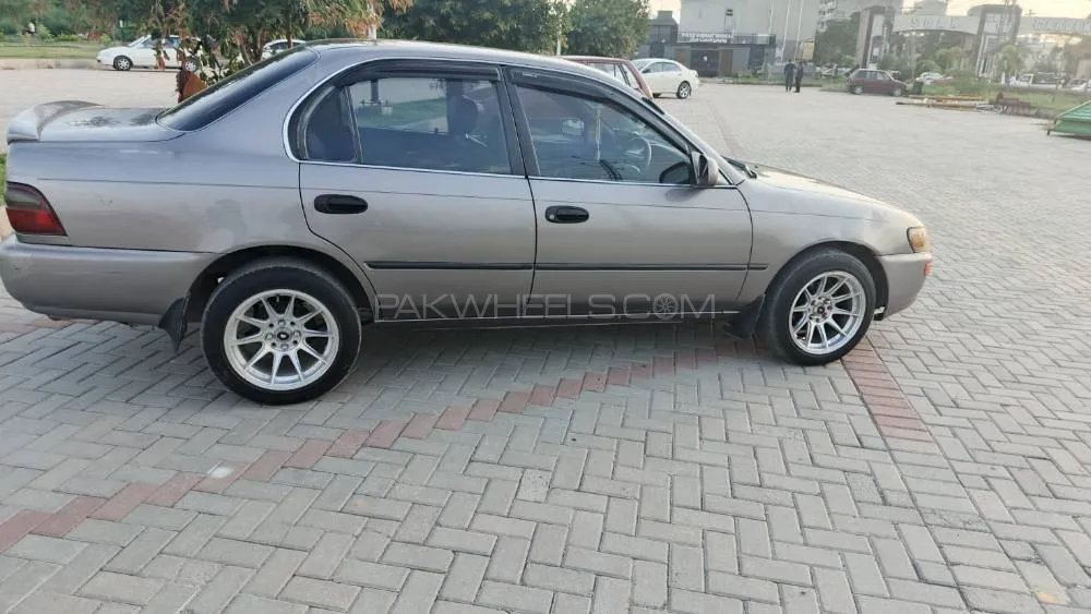 Toyota Corolla 2000 for Sale in Islamabad Image-1