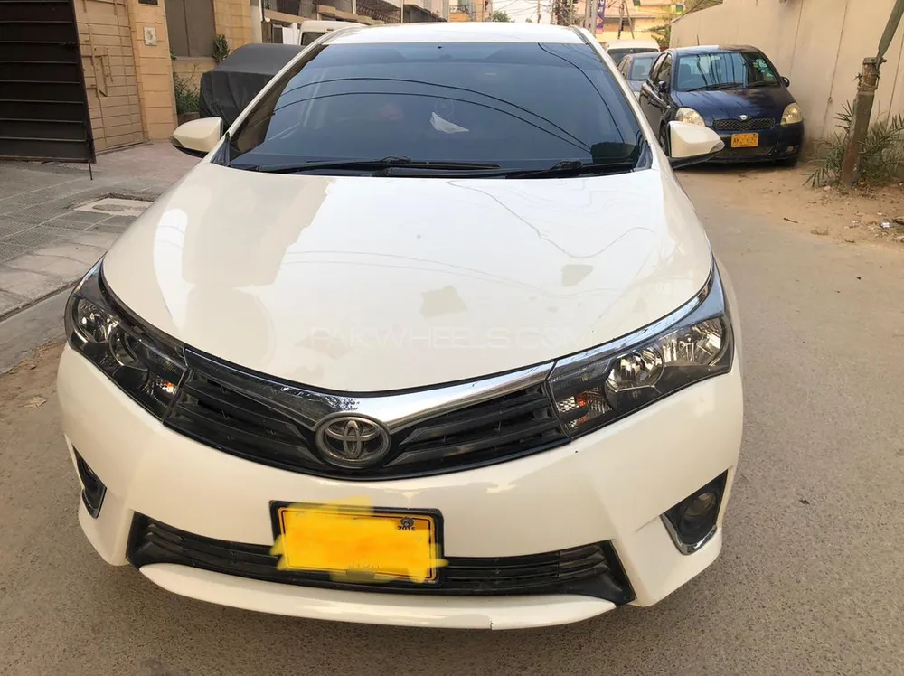 Toyota Corolla 2015 for Sale in Karachi Image-1