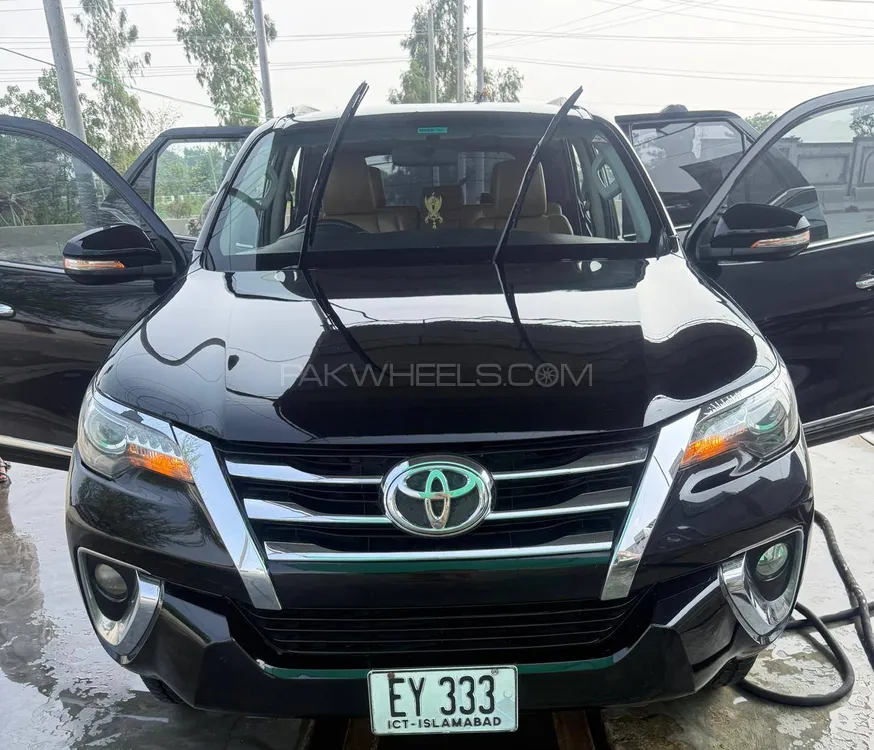 Toyota Fortuner 2017 for Sale in Faisalabad Image-1