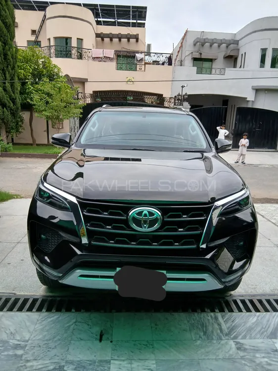 Toyota Fortuner 2025 for Sale in Sialkot Image-1