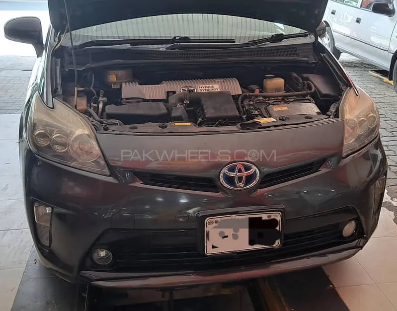 Toyota Prius 2011 for Sale in Lahore Image-1