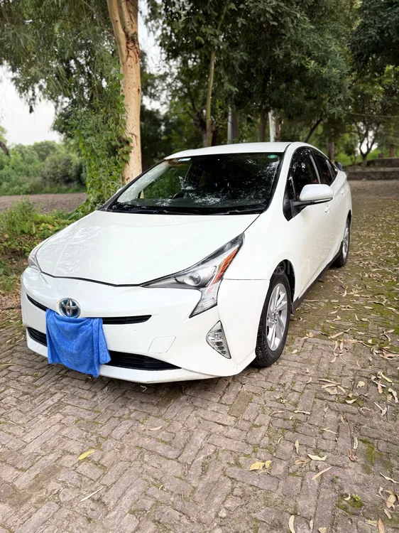 Toyota Prius 2015 for Sale in Lahore Image-1