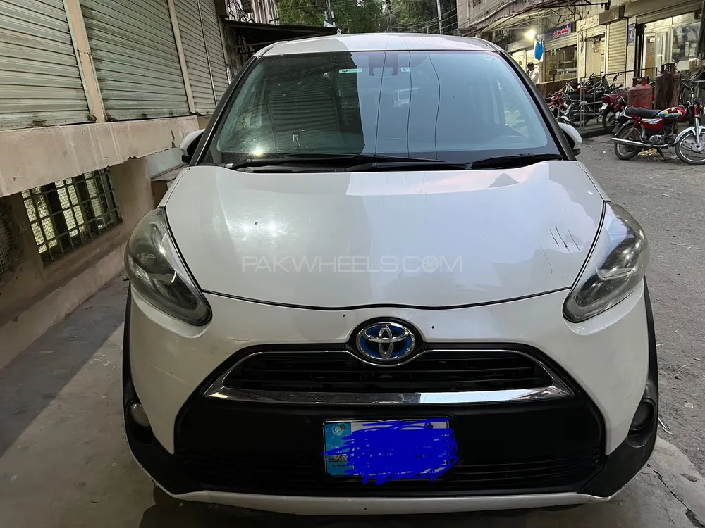 Toyota Sienta 2017 for Sale in Faisalabad Image-1