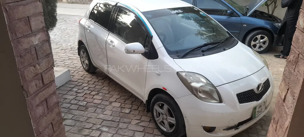 Toyota Vitz 2012 for Sale in Chakwal Image-1