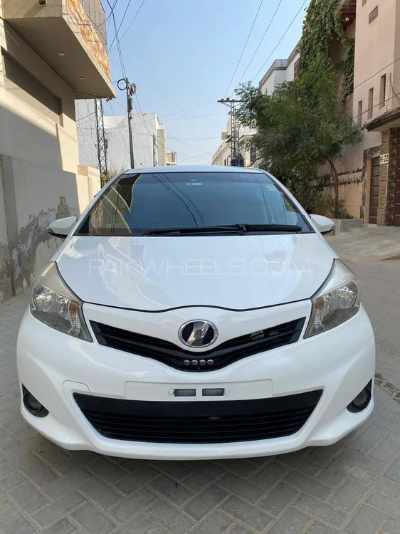 Toyota Vitz 2013 for Sale in Hyderabad Image-1