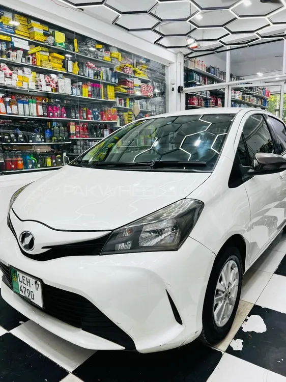 Toyota Vitz 2014 for Sale in Faisalabad Image-1