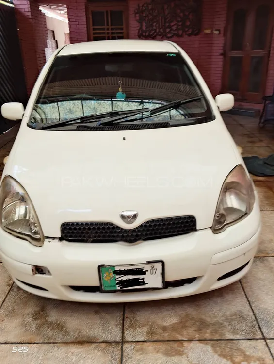 Toyota Vitz 2004 for Sale in Multan Image-1
