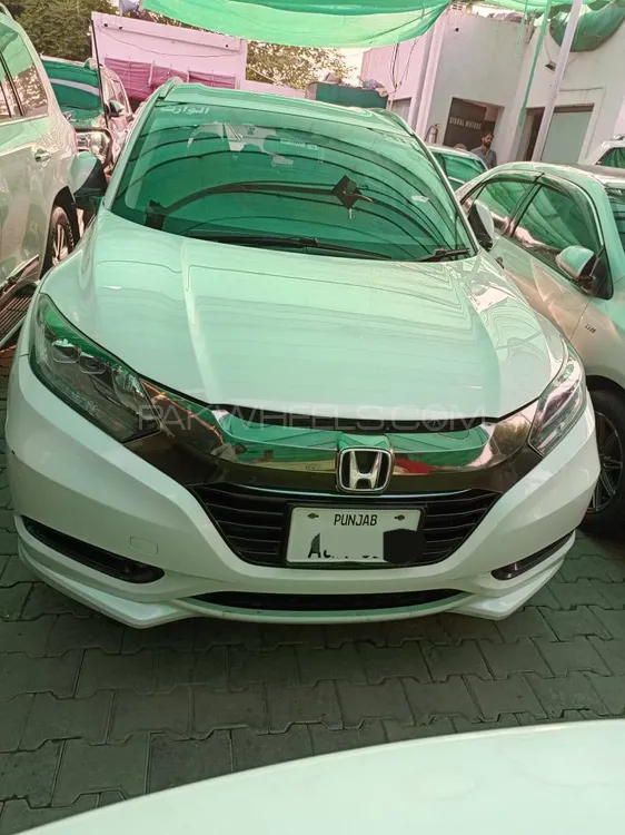 Honda Vezel 2016 for Sale in Lahore Image-1