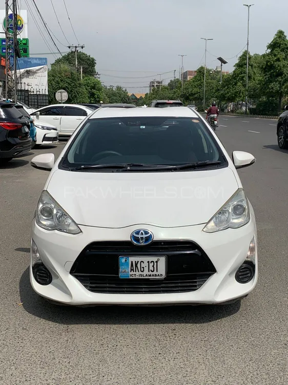Toyota Aqua 2015 for Sale in Lahore Image-1