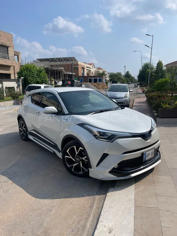 Toyota C-HR 2019 for Sale in Islamabad Image-1