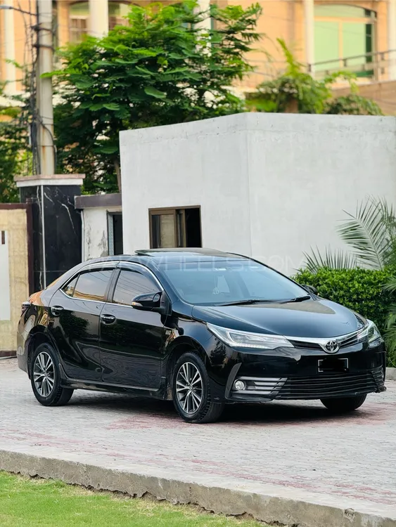 Toyota Corolla 2018 for Sale in Faisalabad Image-1