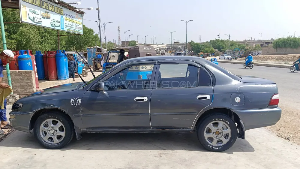 Toyota Corolla 1998 for Sale in Jamshoro Image-1