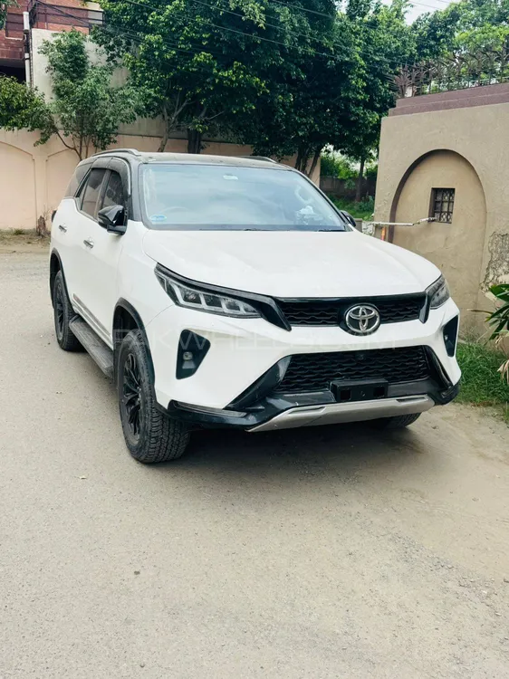 Toyota Fortuner 2018 for Sale in Lahore Image-1