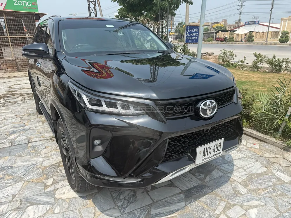 Toyota Fortuner 2018 for Sale in Peshawar Image-1