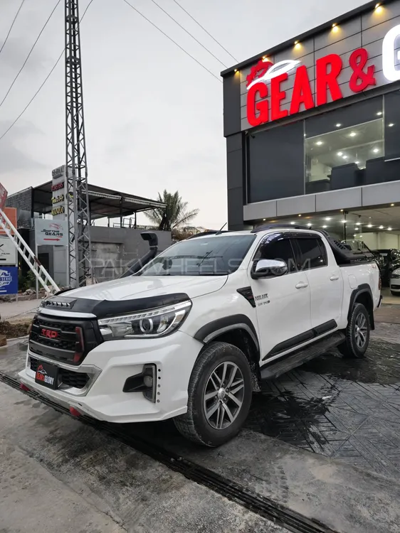 Toyota Hilux 2019 for Sale in Islamabad Image-1
