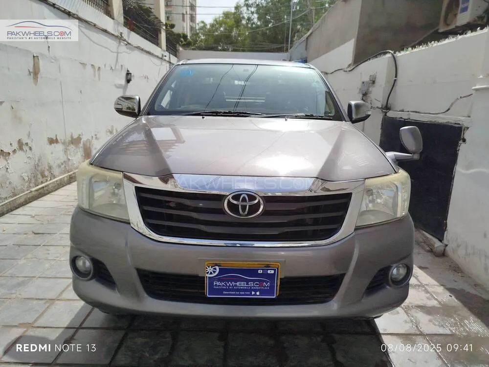 Toyota Hilux 2015 for Sale in Karachi Image-1